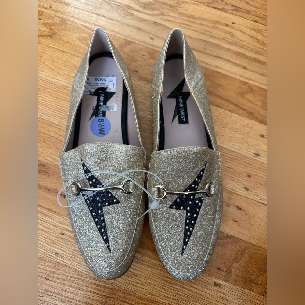 NWT Nine West Gold Sparkle Loafers with Black Design